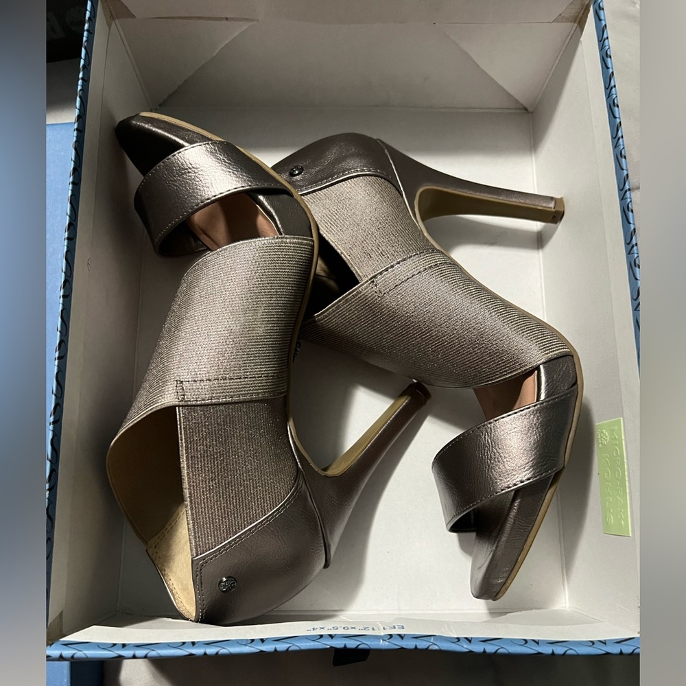 Vera Wang heels